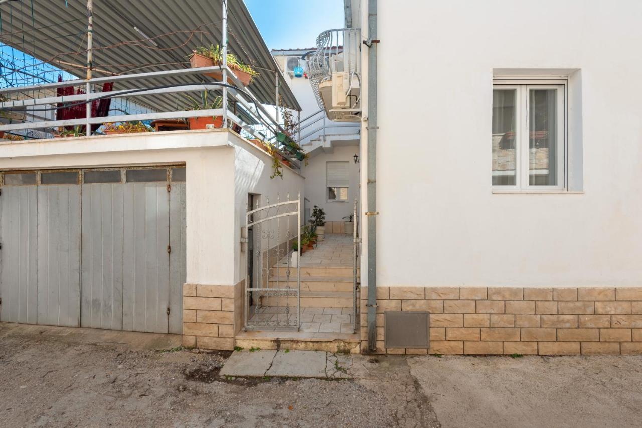 Apartments By The Sea Jelsa, Hvar - 11319 Jelsa  Exterior foto